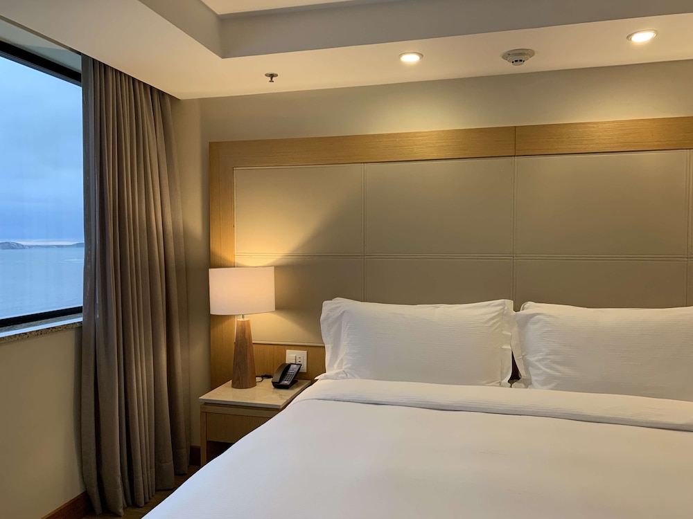 Suite, 1 King Bed, Ocean View