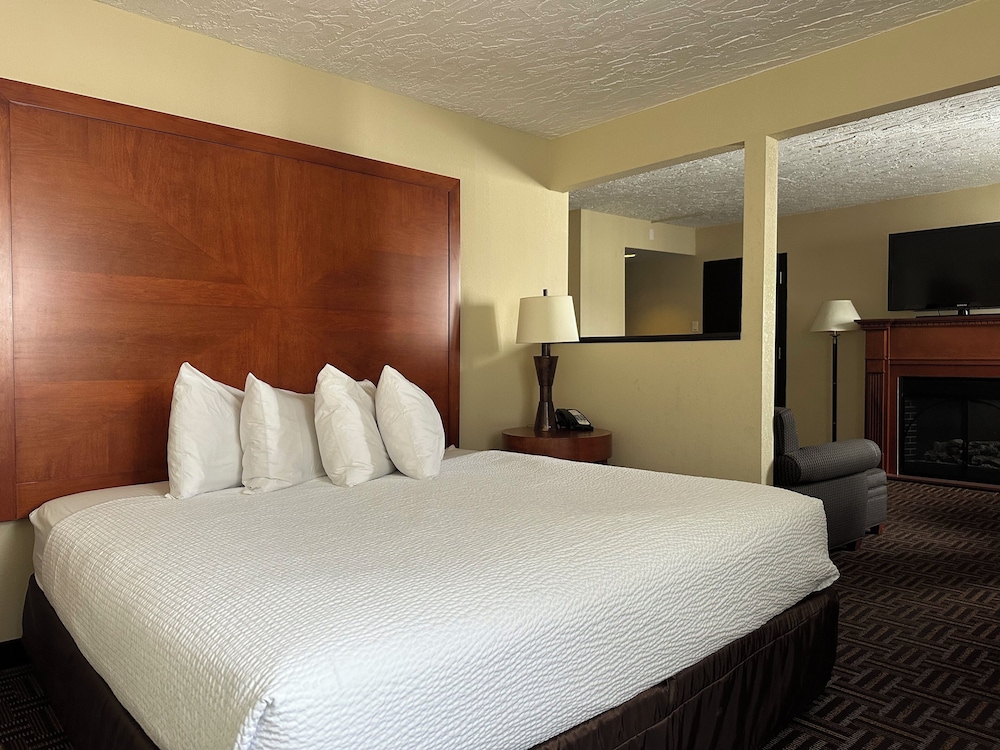 Suite, 1 King Bed, Non Smoking - Photo 7