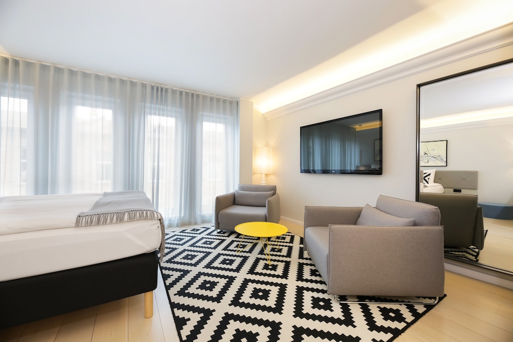 Junior Suite, 1 Double Bed, Balcony photo 3