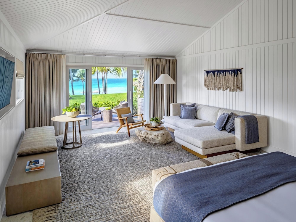 Room, 1 King Bed, Oceanfront - Photo 2