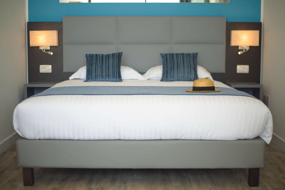 Comfort Room, Sea View photo 3