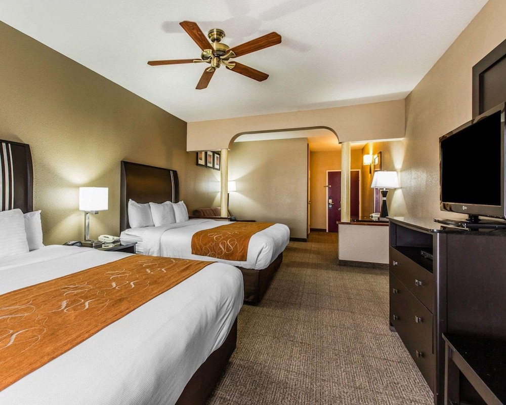 Suite, 2 Queen Beds, Non Smoking - Photo 2