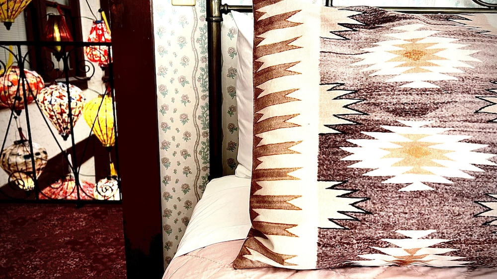 Basic Room, 1 Double Bed