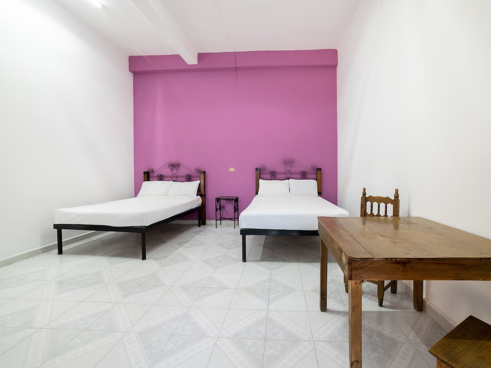 Standard Room, 2 Double Beds - Photo 8