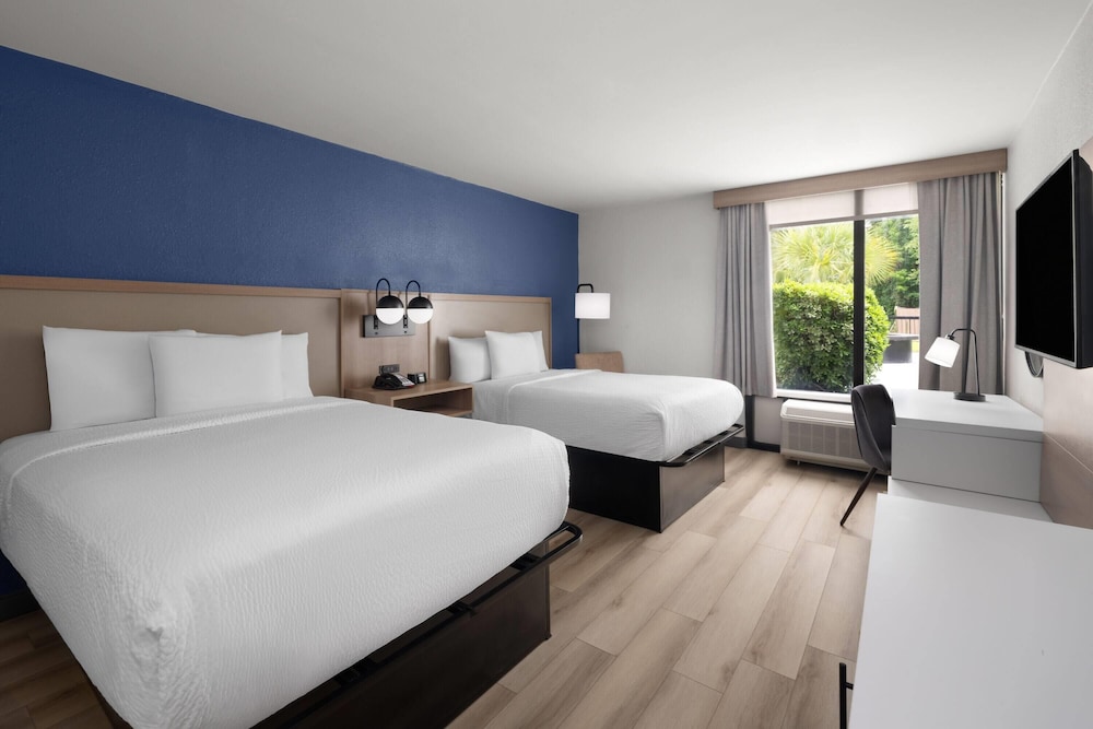 Room, 1 Double Bed, Accessible, Non Smoking photo 2