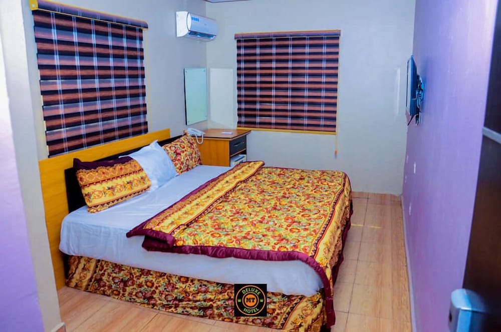 Executive Room - Photo 6