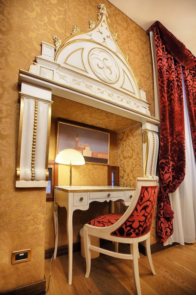 Deluxe Triple Room photo 2
