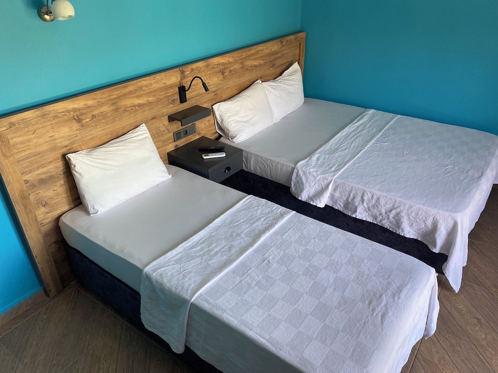 Standard Triple Room photo 3