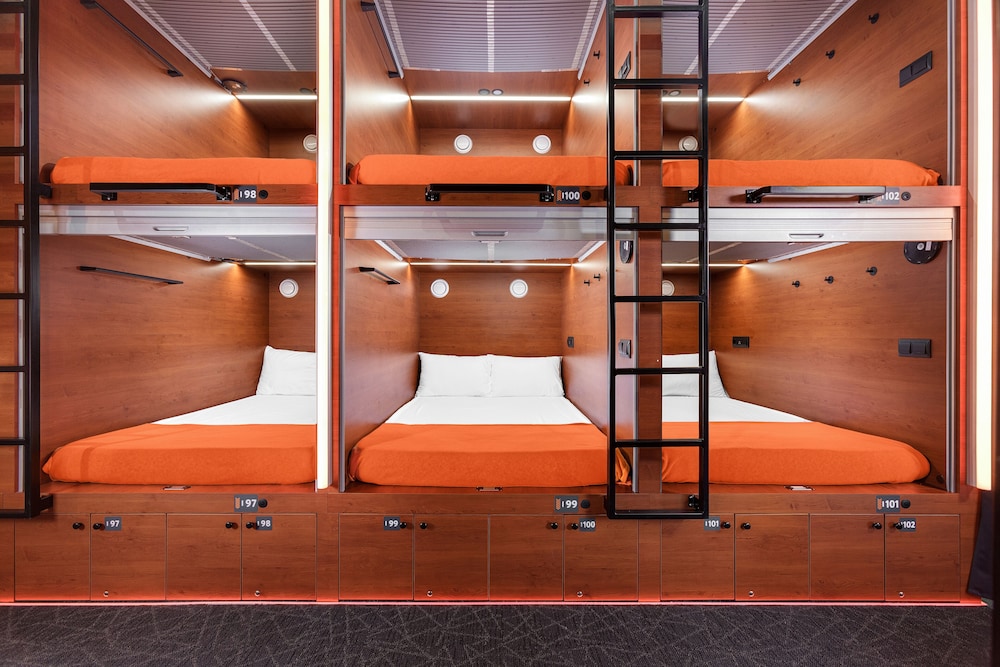 Double lower capsule (6-hour Accommodation)