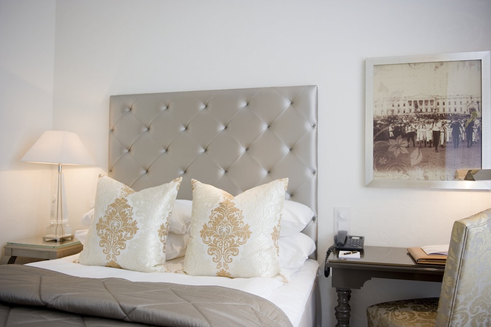 Standard Room, 1 Queen Bed