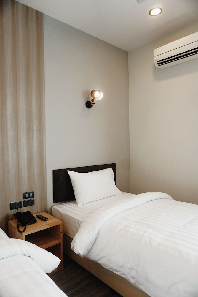 Standard Double Room - Photo 4