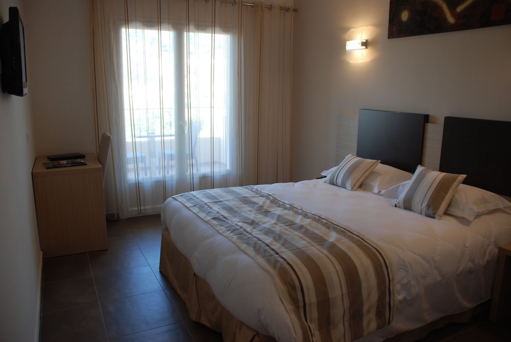 Standard Double Room - Photo 1