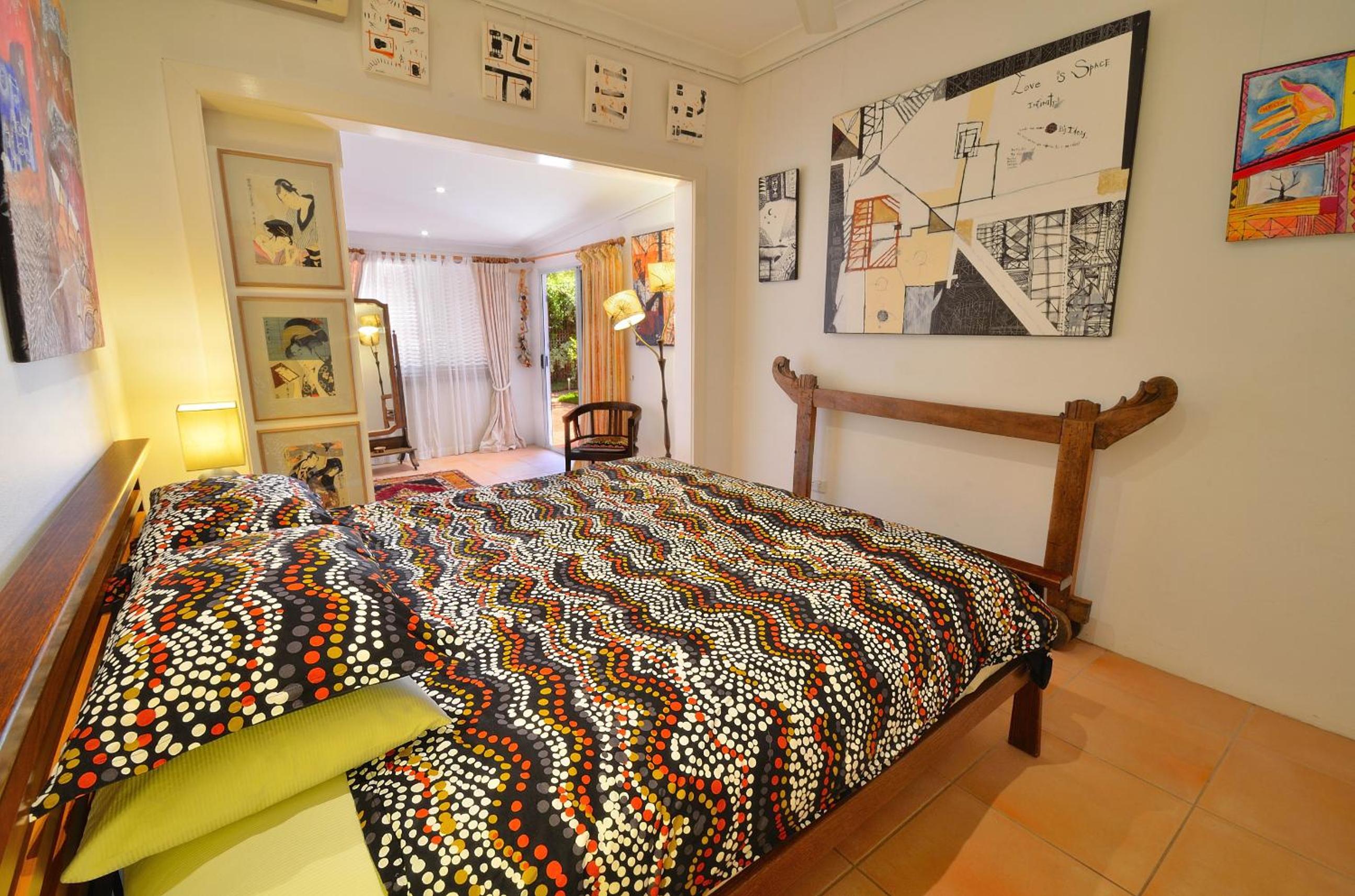 Three-Bedroom Apartment photo 2