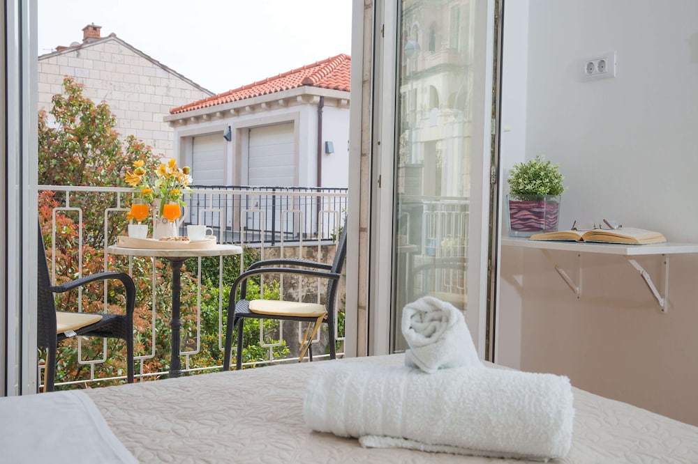 Double Room, 1 Double Bed, Balcony photo 1