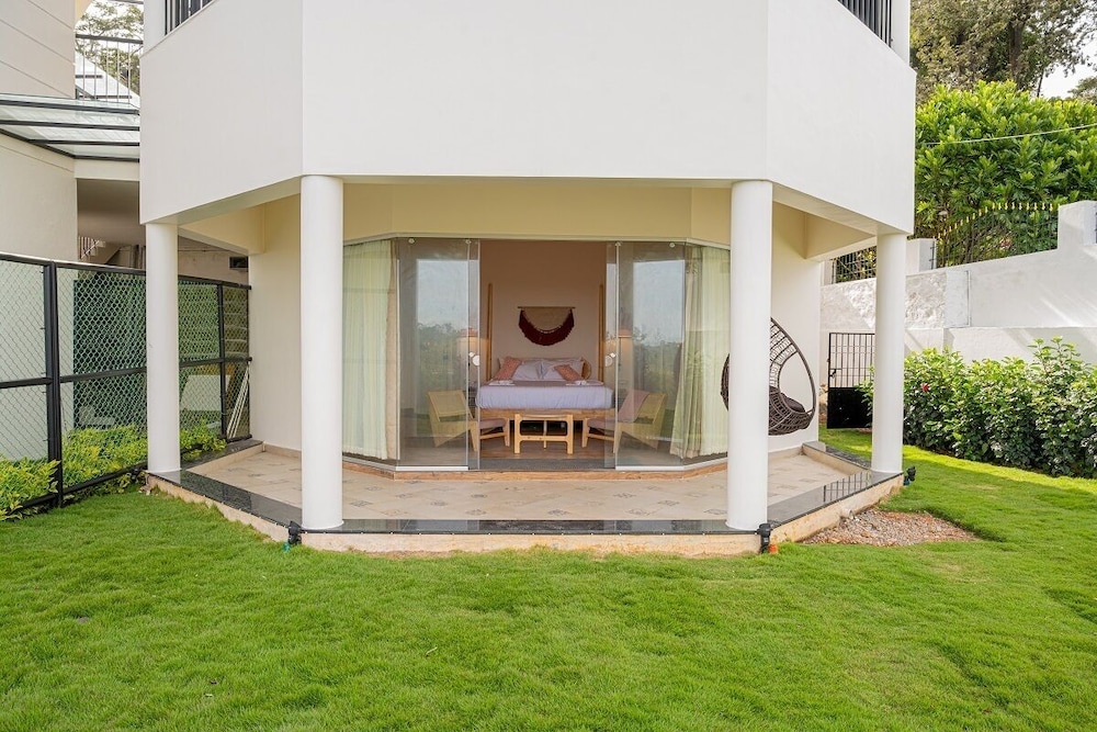 Premium Villa photo 3
