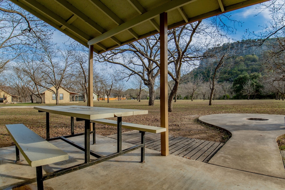 Deluxe Cabin photo 3