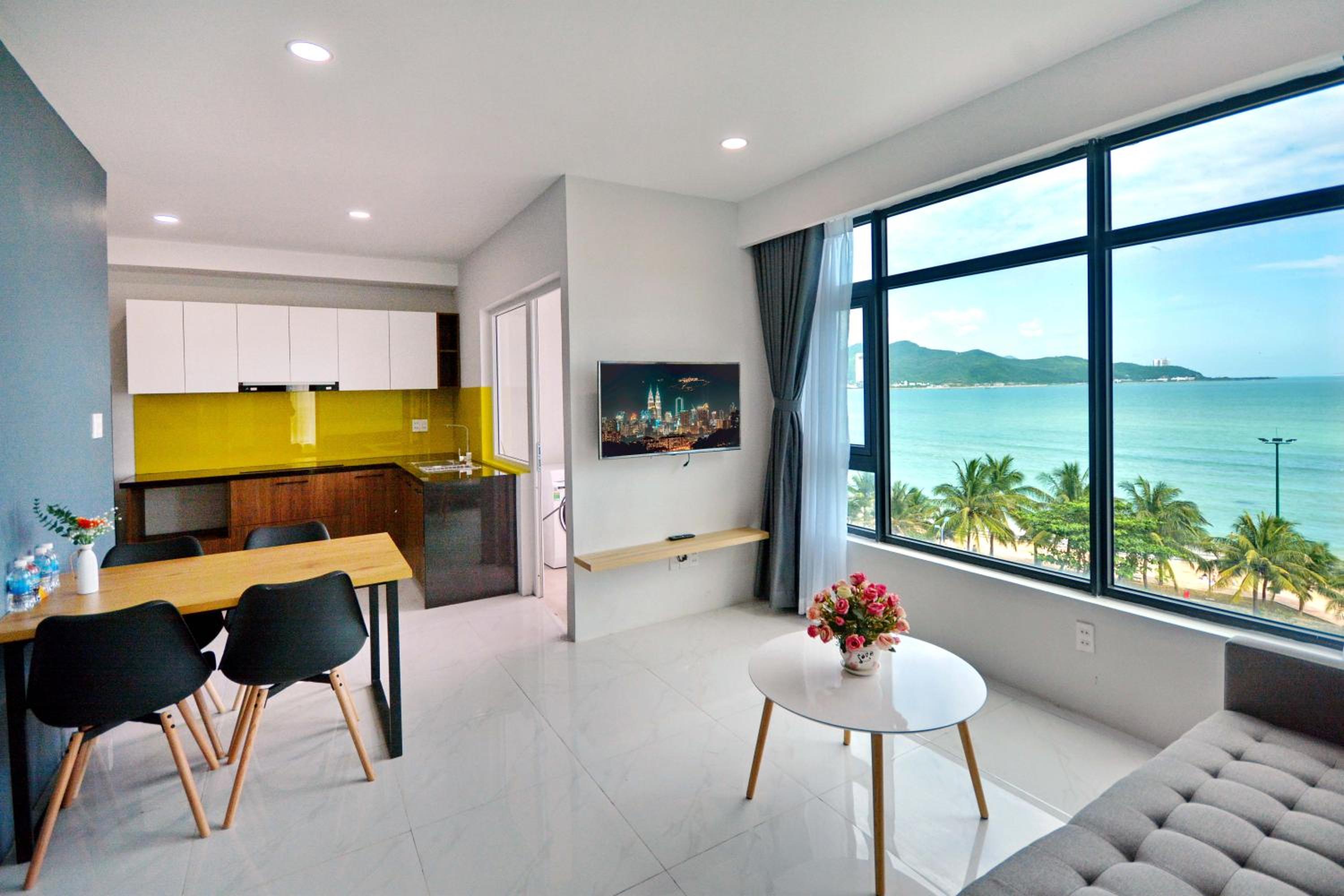 Apartment with Pool View  photo 2