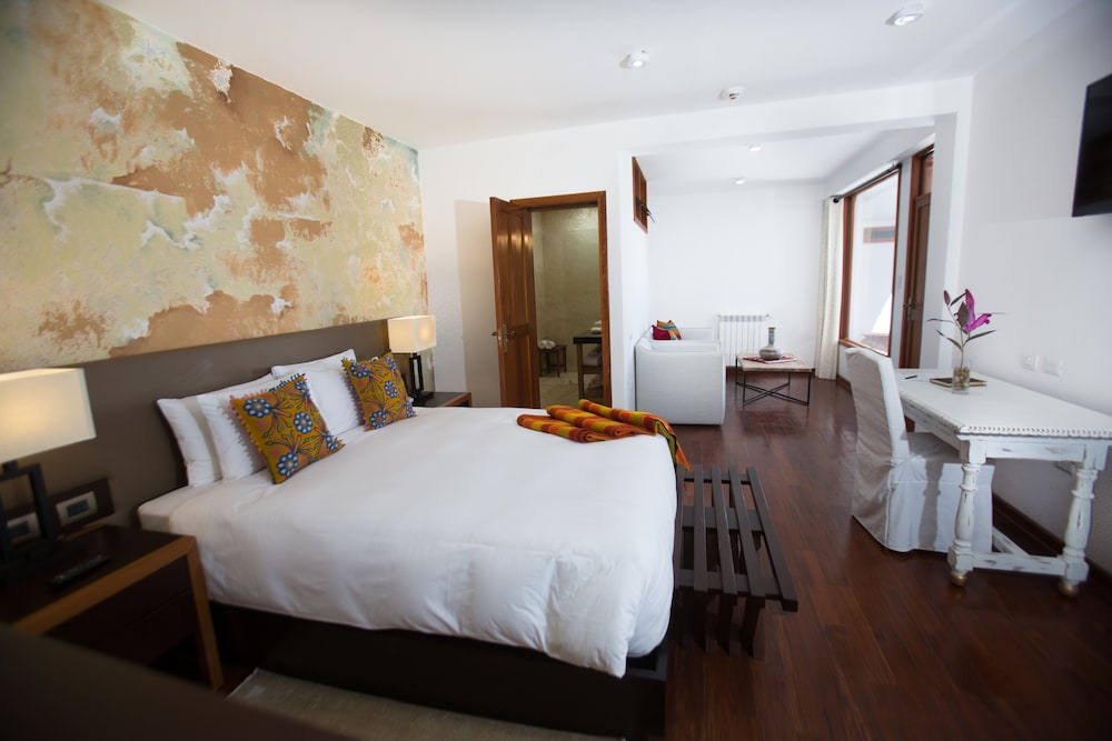 Superior Studio Suite, 1 Queen Bed, Courtyard Area photo 1