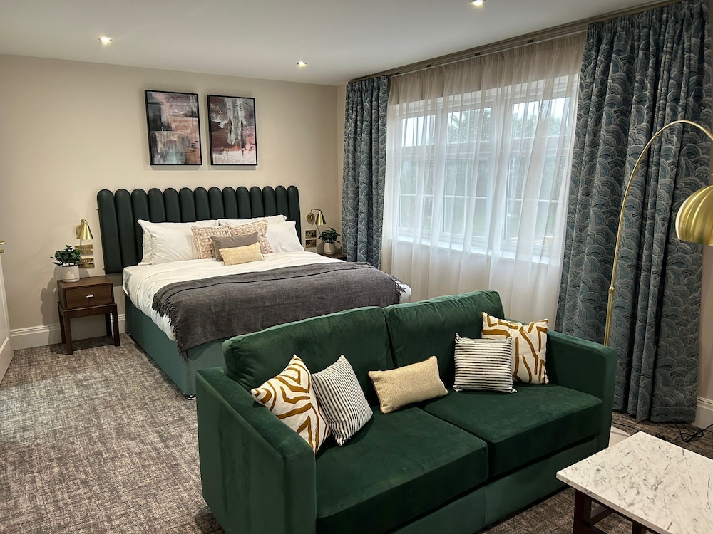 Deluxe Double or Twin Room