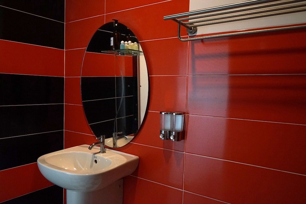 Deluxe Triple Room - Photo 13