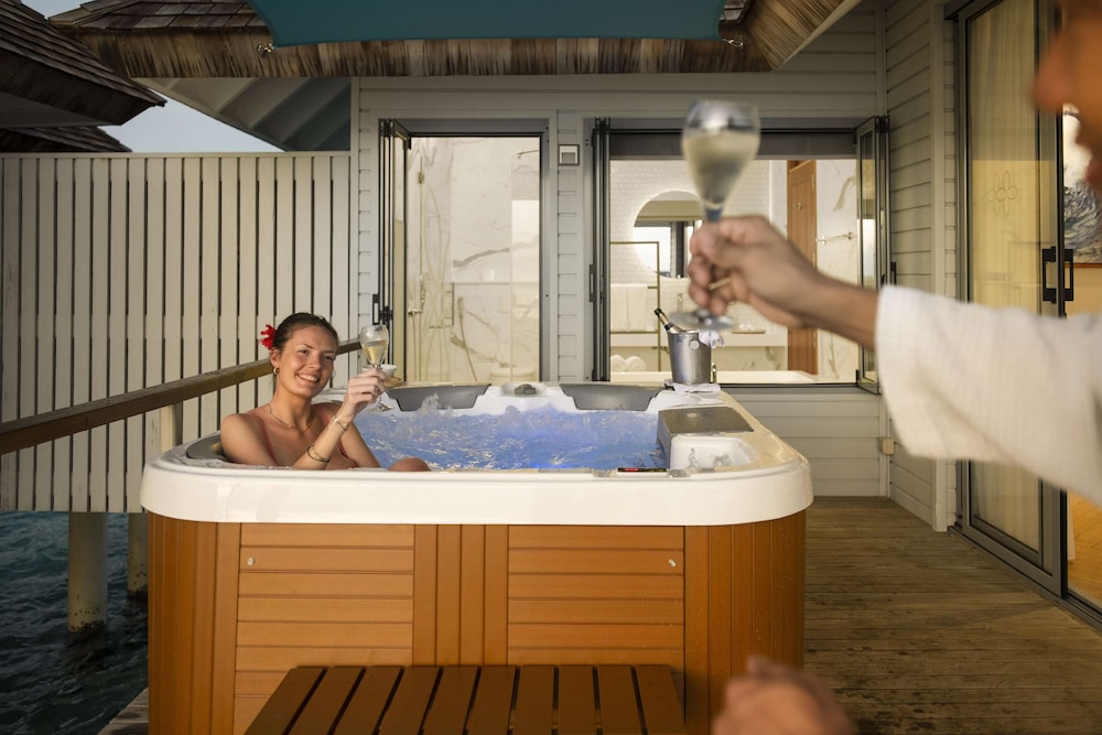 Villa, 1 Bedroom, Hot Tub (Sunset Over Water) photo 2