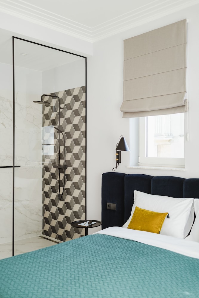Deluxe Apartment, 1 Queen Bed with Sofa bed, Non Smoking, Courtyard View (Moderna) photo 1