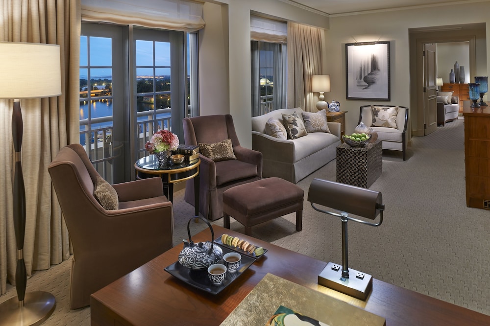 Ambassador Suite