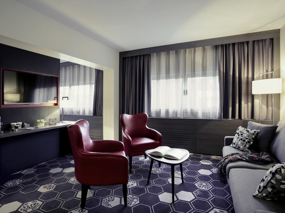 Suite, 1 Double Bed with Sofa bed - Photo 1