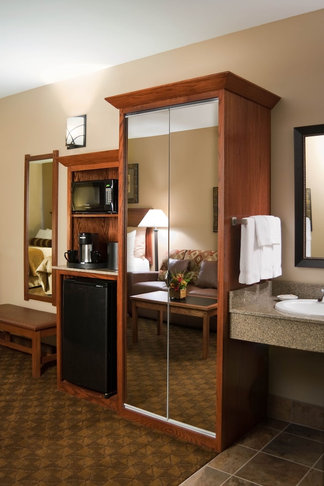 Deluxe Room, 2 Queen Beds (Double Queen Deluxe) - Photo 4