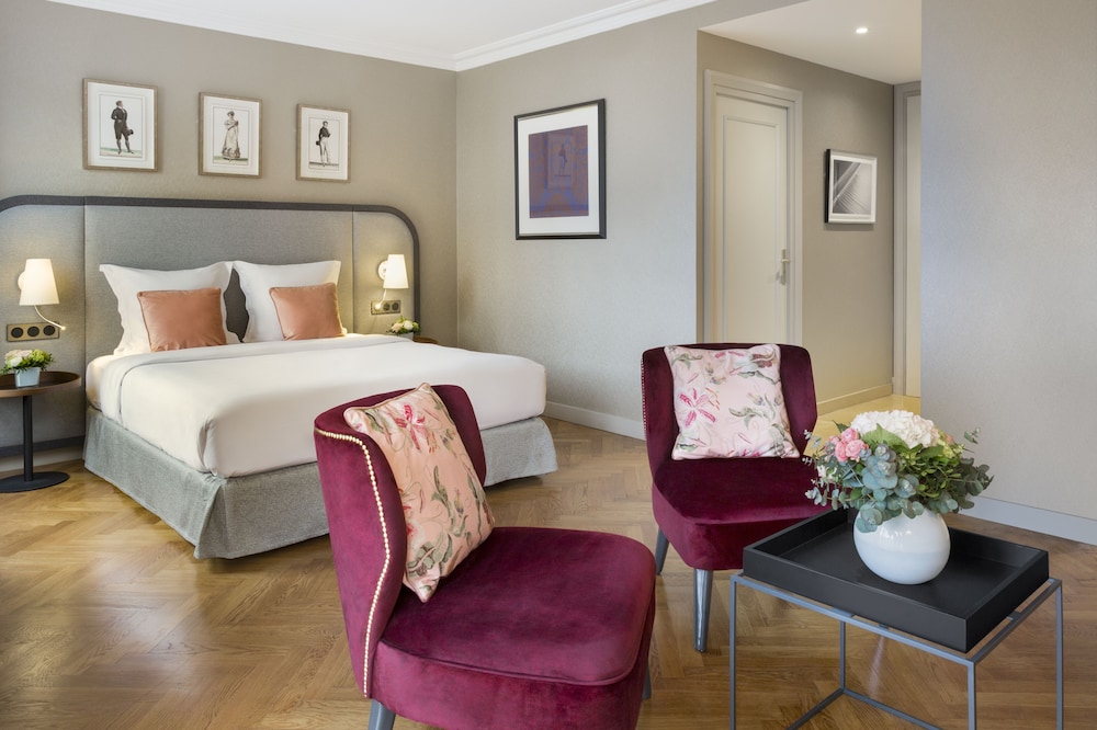 Deluxe Suite