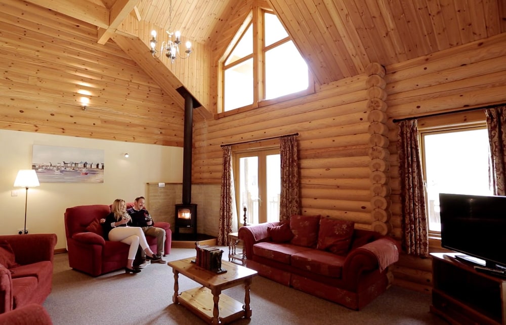 Signature Chalet, 3 Bedrooms, Accessible, Sauna photo 2