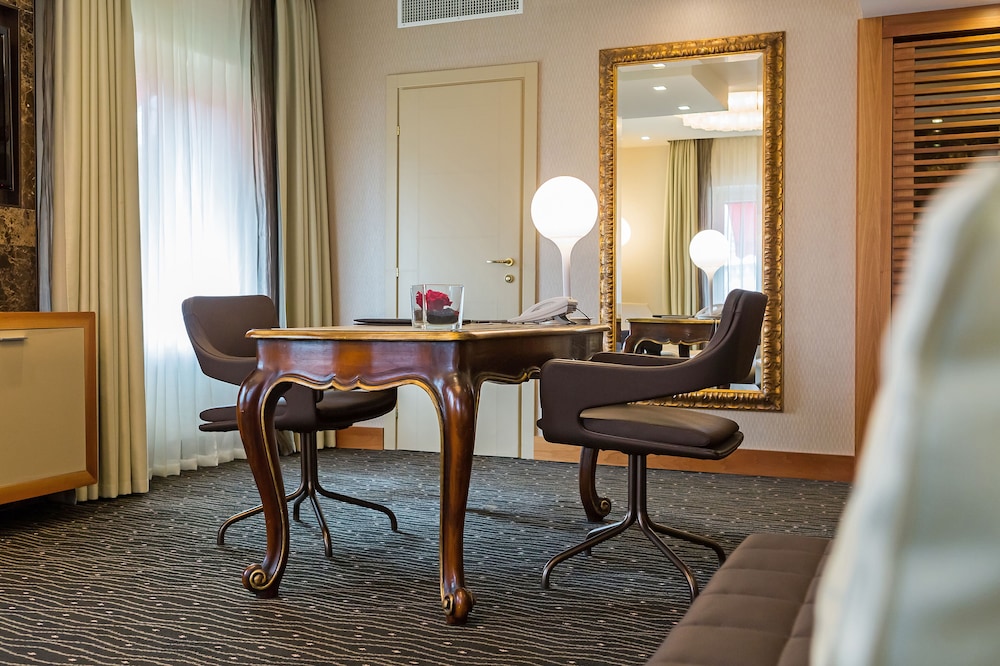 Senior Suite, 1 Bedroom, Balcony
