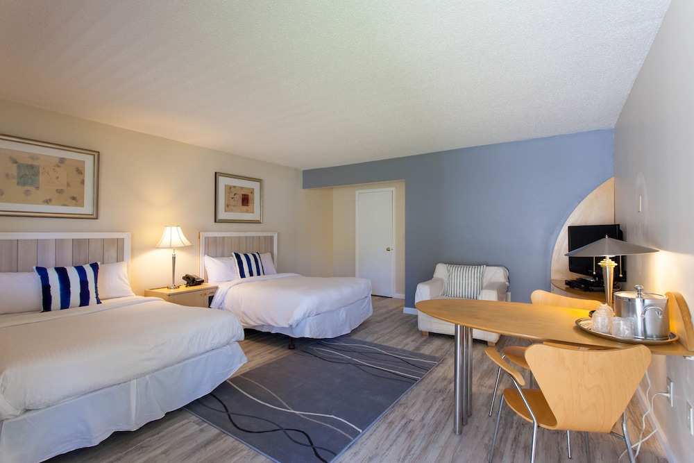 Standard Room, 2 Queen Beds photo 2
