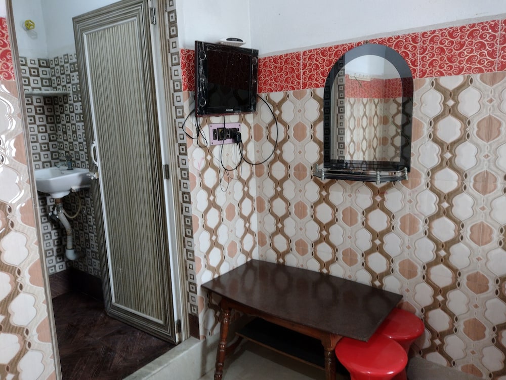 Basic Room, 1 Double Bed photo 3