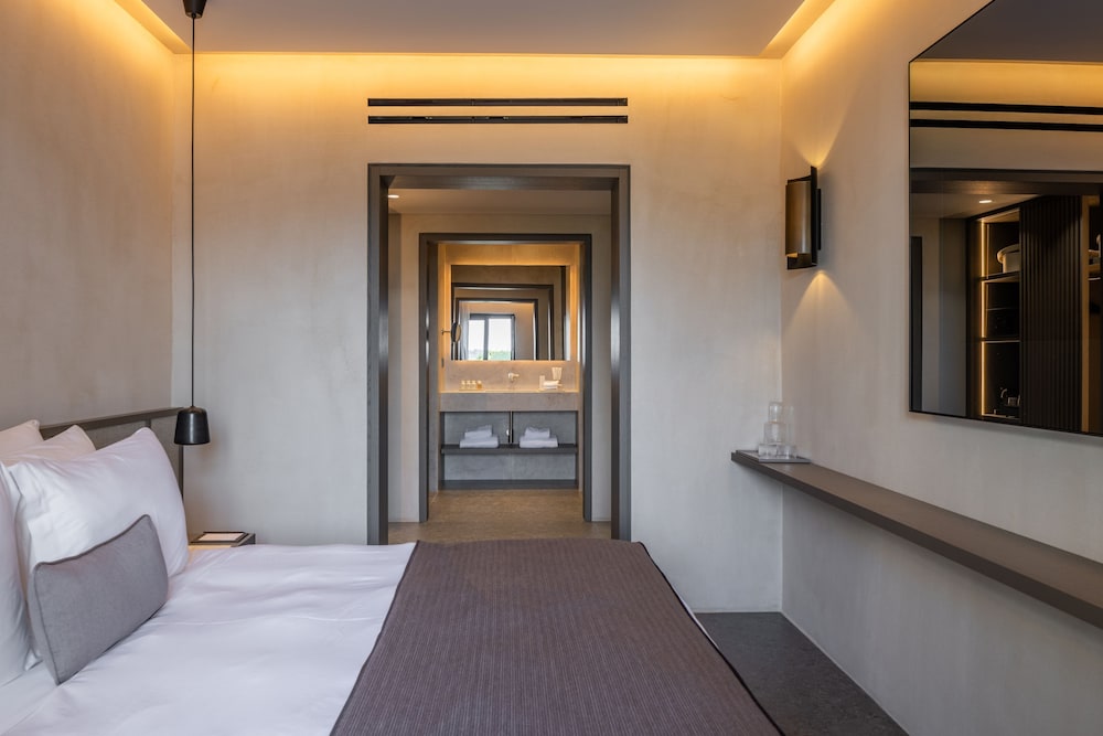 Superior Room, Sea View - Photo 4