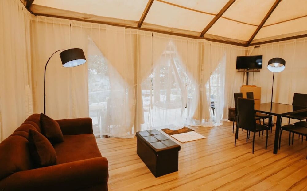 Family Glamping Tent - Photo 6