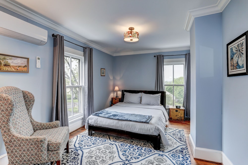 Hawksbill Room