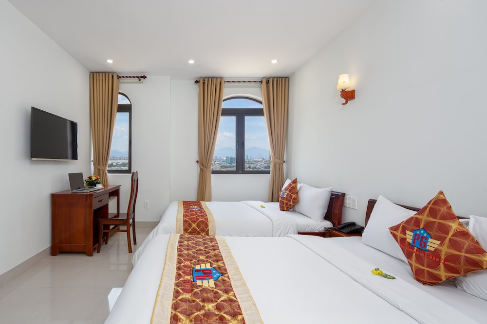 Triple Room, City View