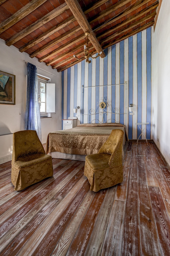 Romantic Suite, Hot Tub, Park View (Sauna)