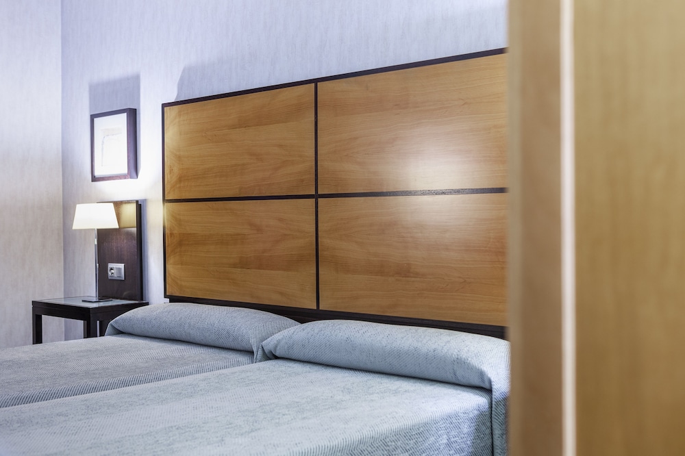 Twin Room - Photo 2
