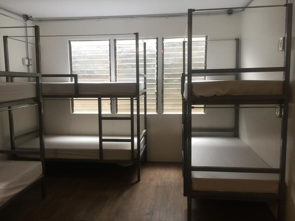 Bed in 4-Bed Male Dormitory Room photo 3