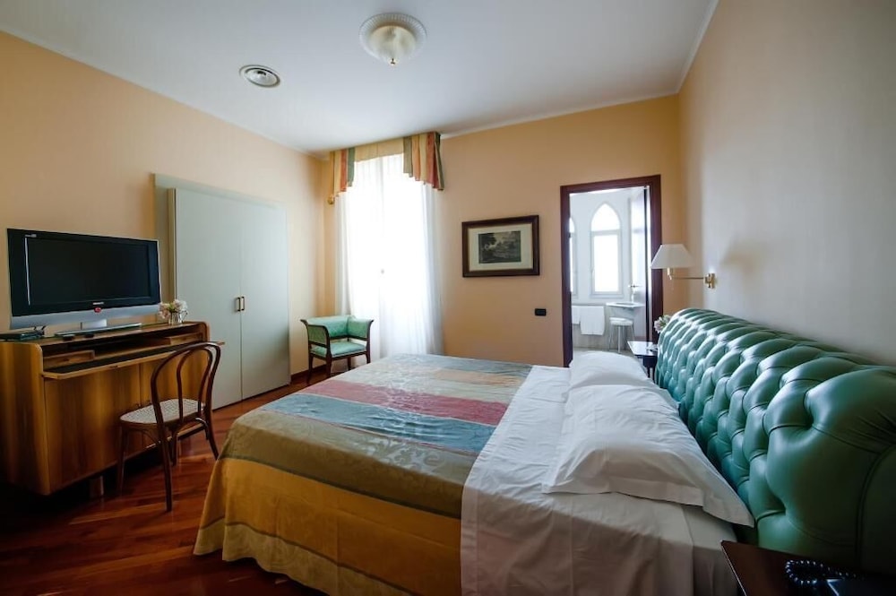 Standard Room, 1 Double Bed (Classic Room) photo 1