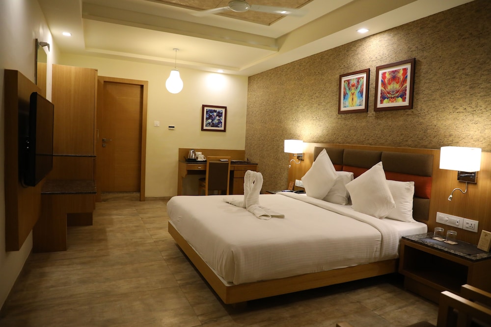 Executive Room, 1 Double Bed, Accessible, Smoking photo 3