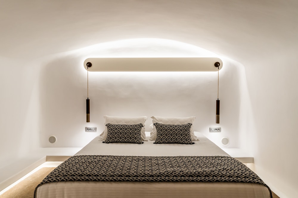 Cave Superior Suite with jacuzzi - Photo 3