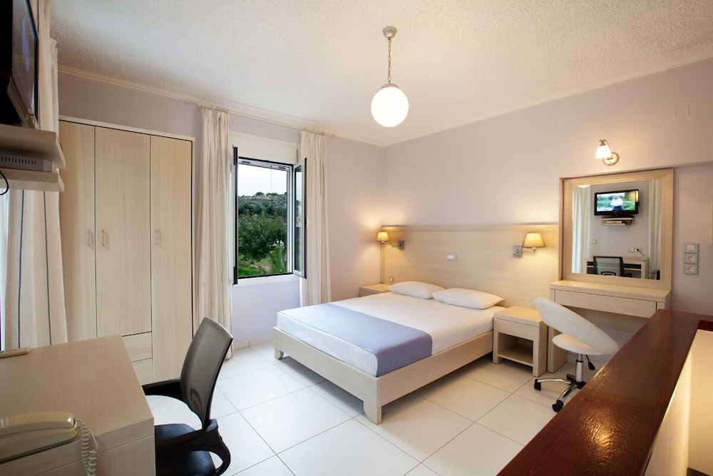 Family Apartment, 2 Bedrooms, Balcony photo 1