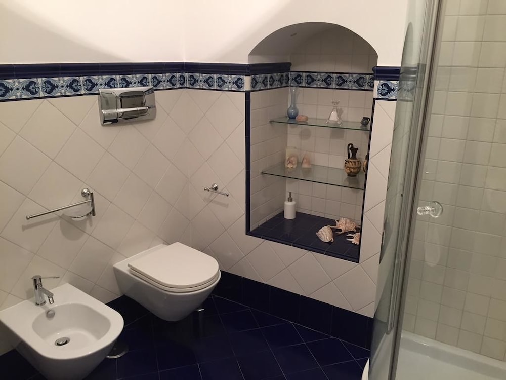 Triple Room, City View photo 2