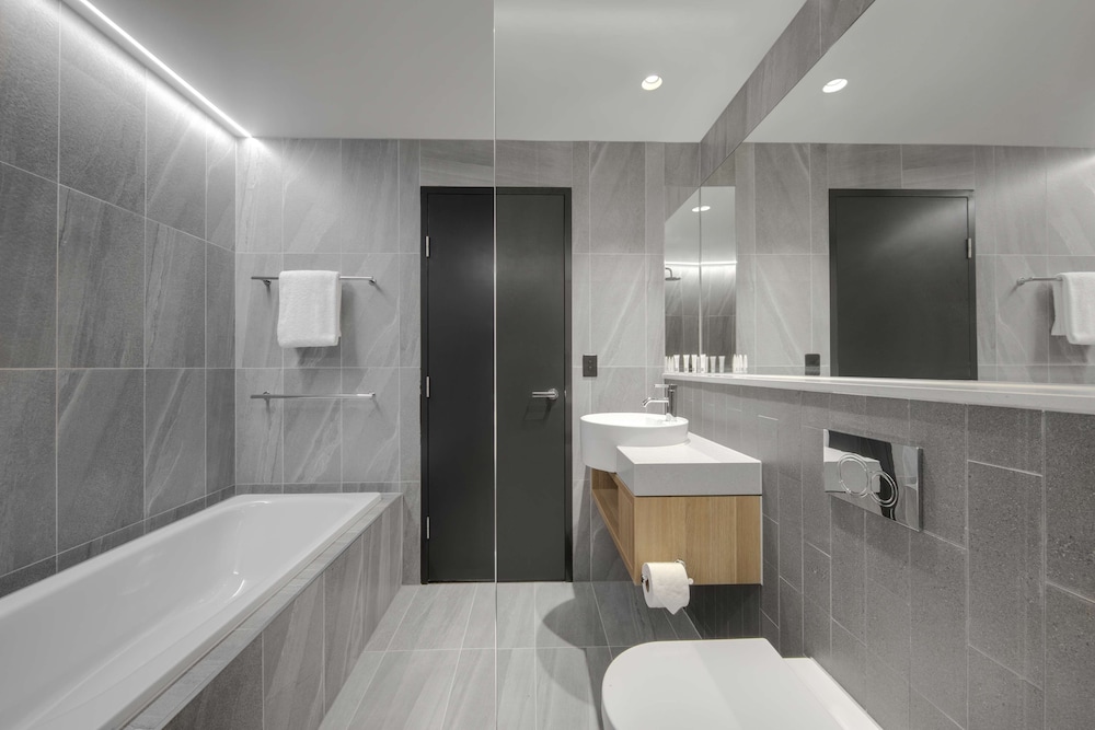 Deluxe Suite - Photo 5