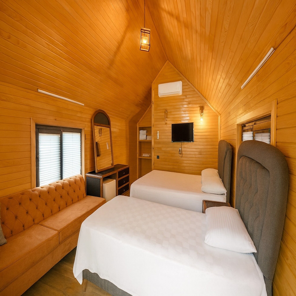 Standard Tree House