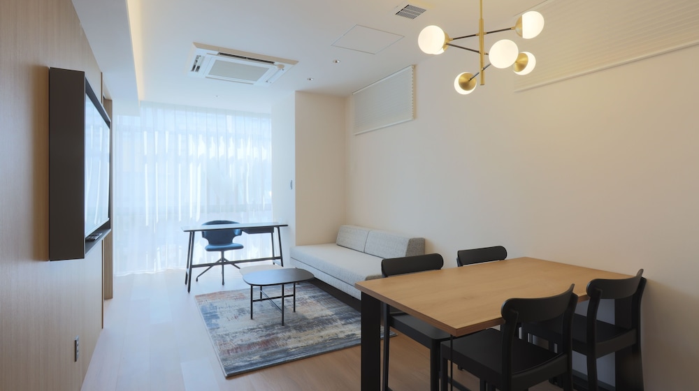 Superior Suite, City View photo 3