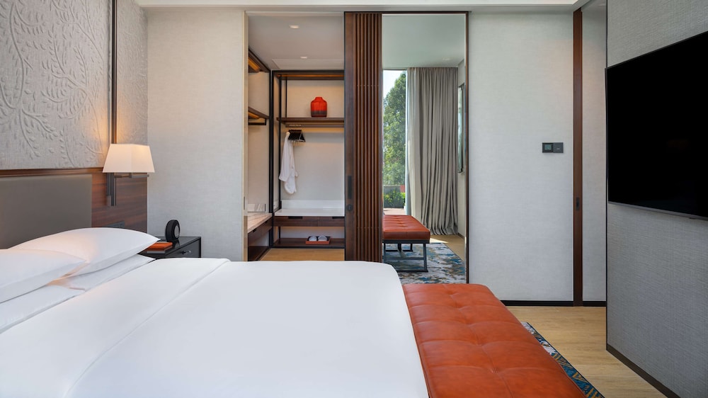 Royal Suite, 2 Bedrooms (1 King Bed in Each Room)